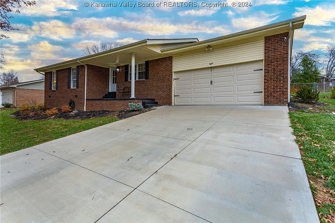 8 Barbara Cir photo 1