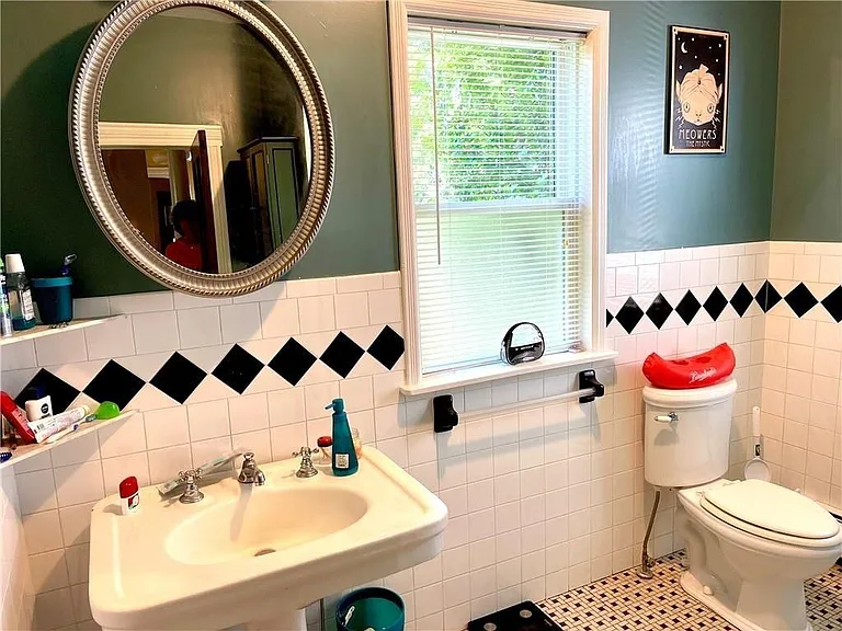 39 Beacon St #1 — Photo 6