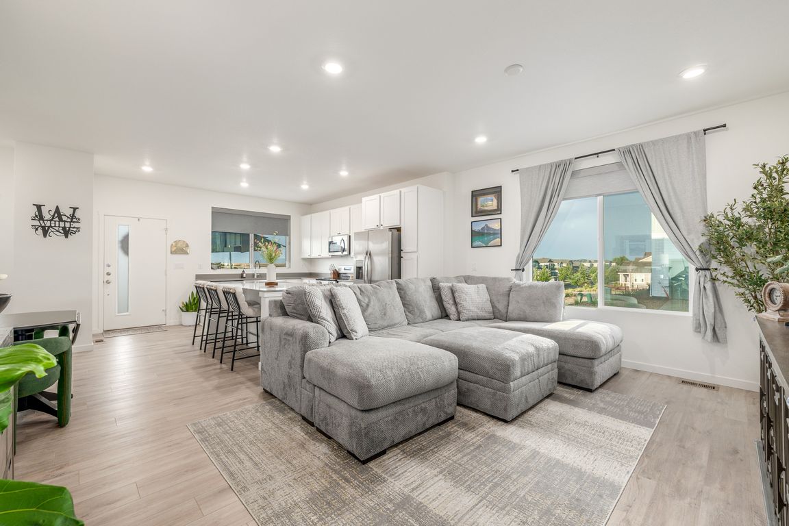 next background image