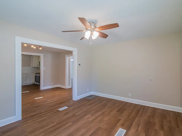69 Lowe Ave NW — Photo 7