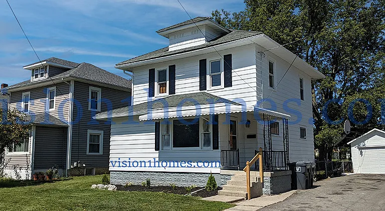 718 W Murphy St — Photo 1