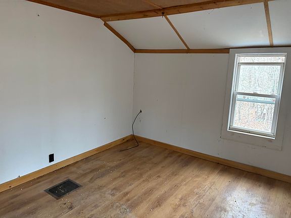 4th image of 192 West Road