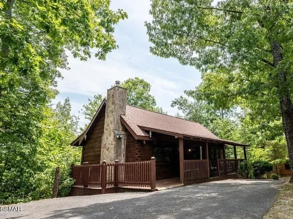 667 Kings Hills Blvd, Pigeon Forge, TN 37863