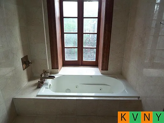 Rented by KVNY Soho | media 88