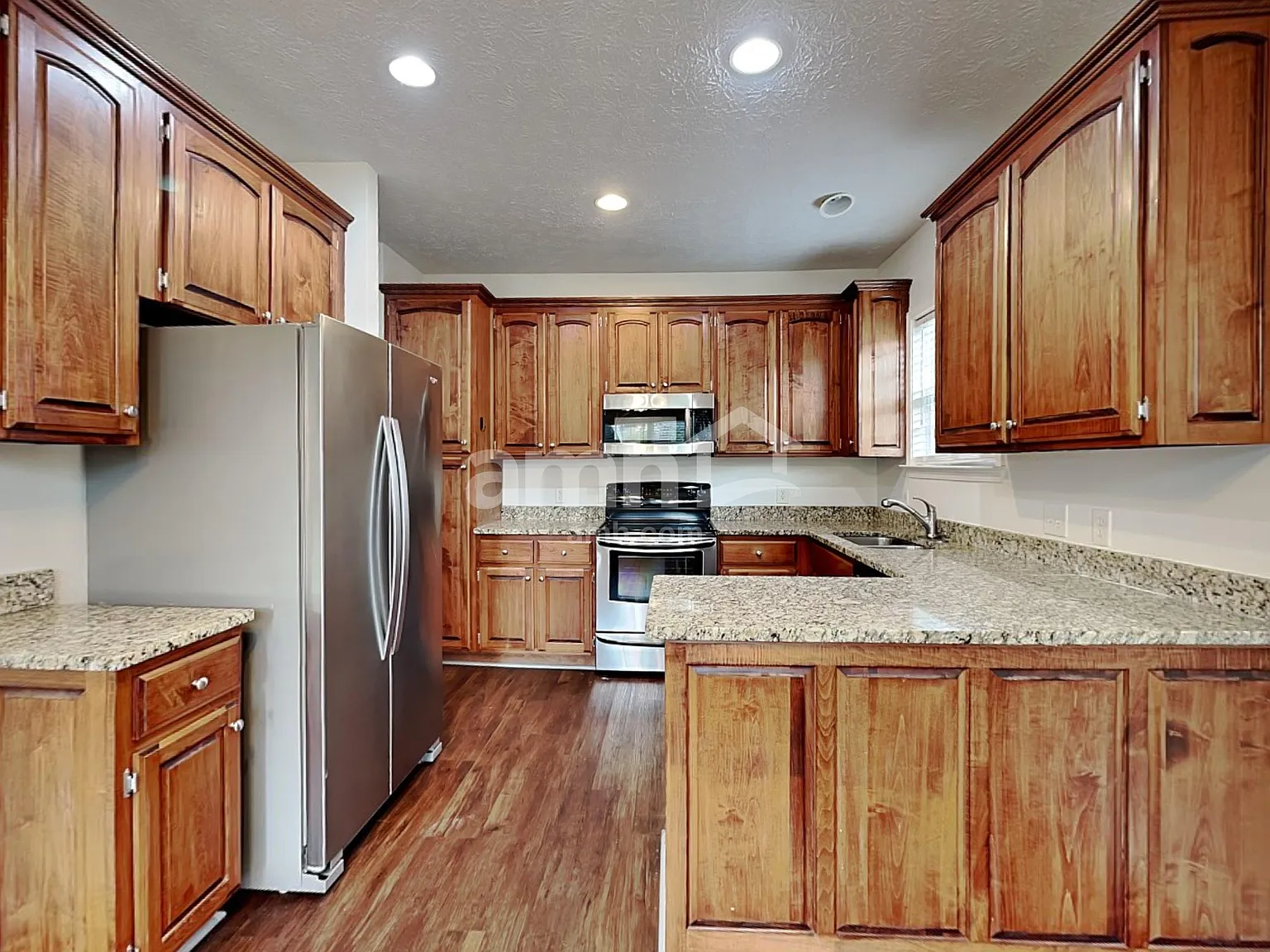 3 bed, 2.0 bath, 2200 sqft, $2,530 — Photo 3