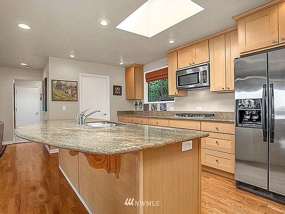 2nd image of 9617 NE 28th St
