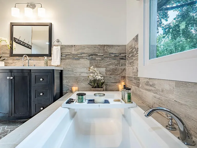 Master- Bathroom #3