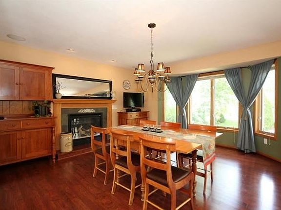 5th image of 306 Birchwood Ln