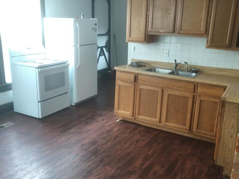 1st image of 202 W Shawnee St Unit 1