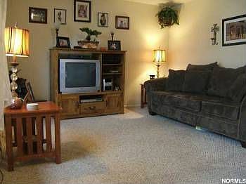 5th image of 7450 Avon Dr Unit I