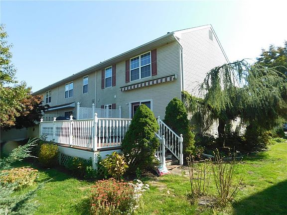 3rd image of 2707 Victoria Ln