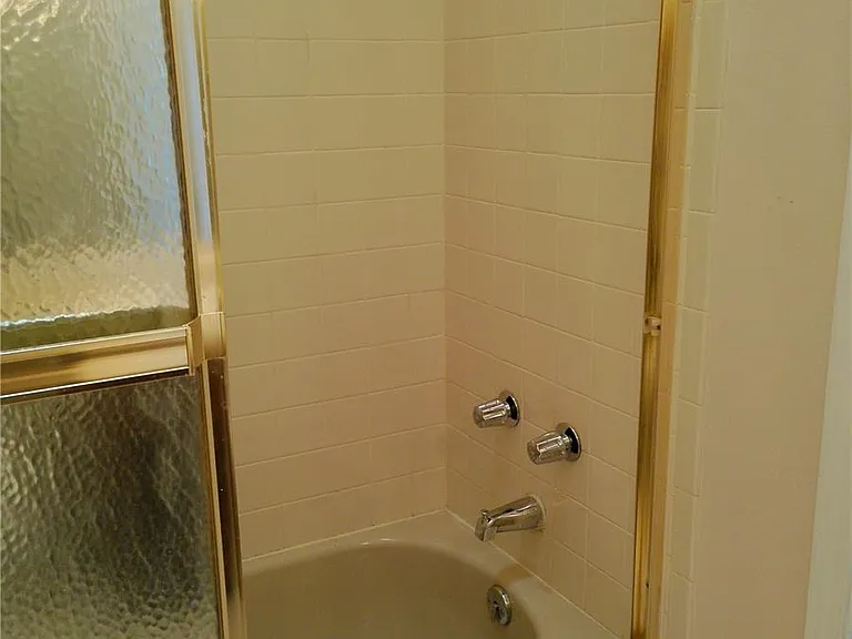 6815 Ravencrest Dr — Photo 21