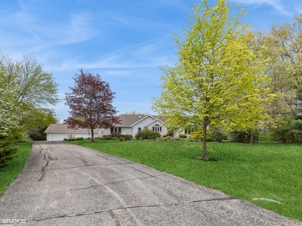 296 Regina Ln, Belvidere, IL 61008