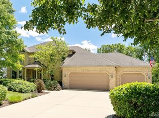 2442 Big Woods Dr, Batavia, IL 60510