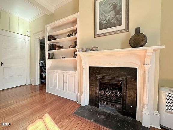 14th image of 302 Halifax St