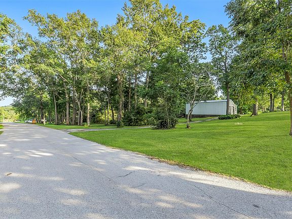 4th image of 2 Dogwood Path