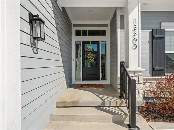 13300 W 174th Pl, Overland Park, KS 66221