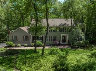 413 Dervin Ln, Glen Gardner, NJ
