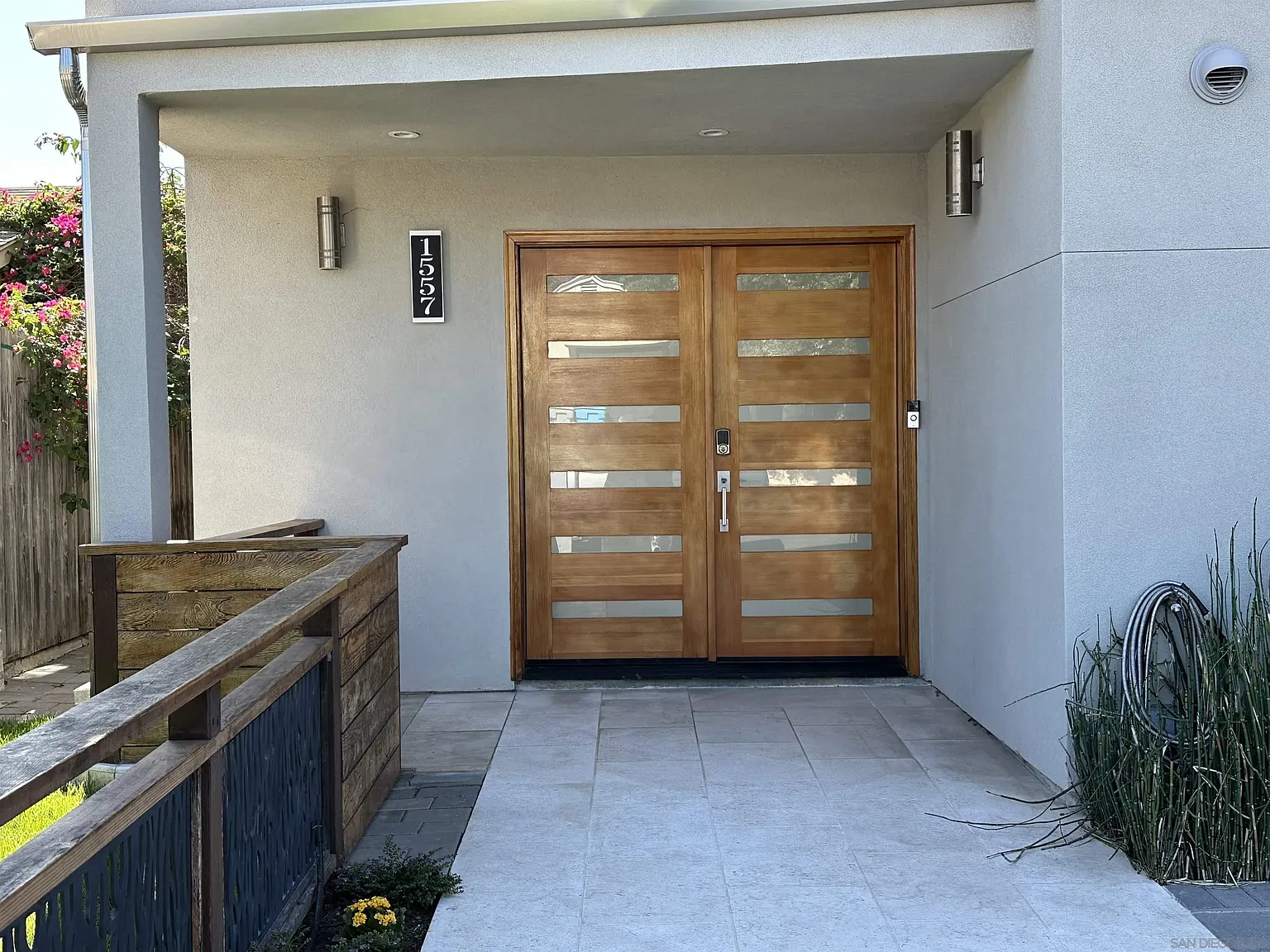 4 bed, 3.5 bath, 5000 sqft, $7,900 — Photo 3