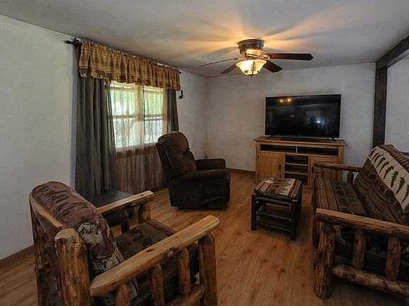 3rd image of 851 Wendell Rd