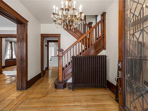 3rd image of 77 Proctor Blvd
