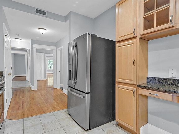 5th image of 2056 Lafayette Ave APT 2E