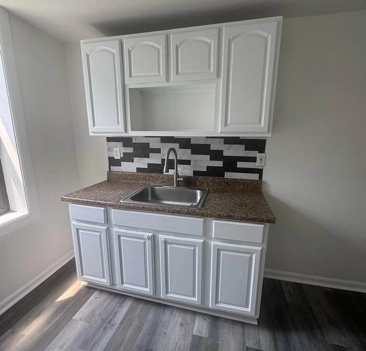 1071 Pembroke St — Photo 1