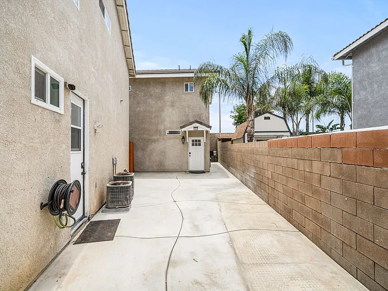 12615 Bridgewater Dr — Photo 3