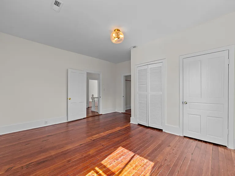 325 N Market St — Photo 25