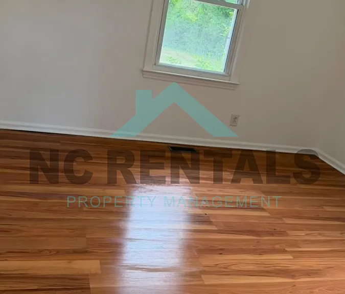 900 Greenwood Blvd — Photo 24