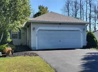 110 Braintree Dr, Liverpool, NY 13088
