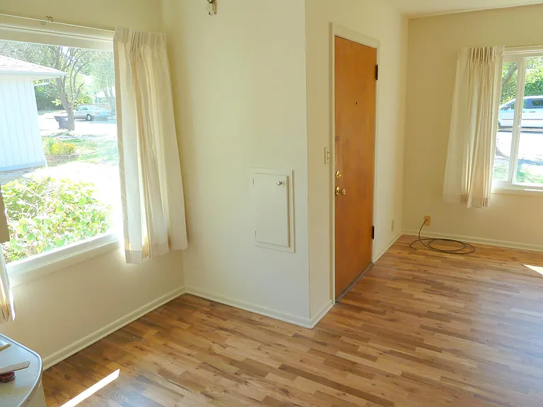 855 W 19th Ave — Photo 5