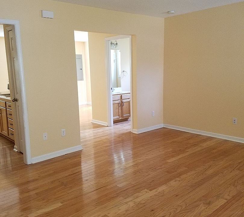 2nd image of 142 Liberty St