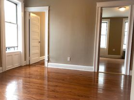 1070 Seneca Ave, Ridgewood, NY