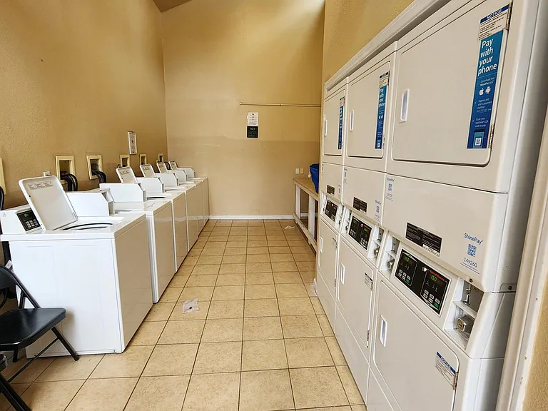 1350 N Escondido Blvd N #18 — Photo 32