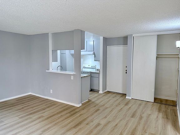 5th image of 400 S Kingsley Dr APT 103