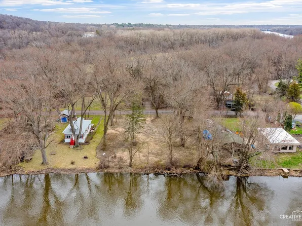 33W980 Fox River Dr, Dundee, IL 60118