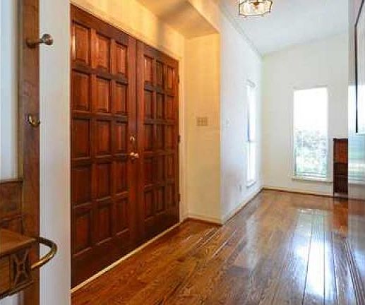 4th image of 7011 N Lakeshore Dr