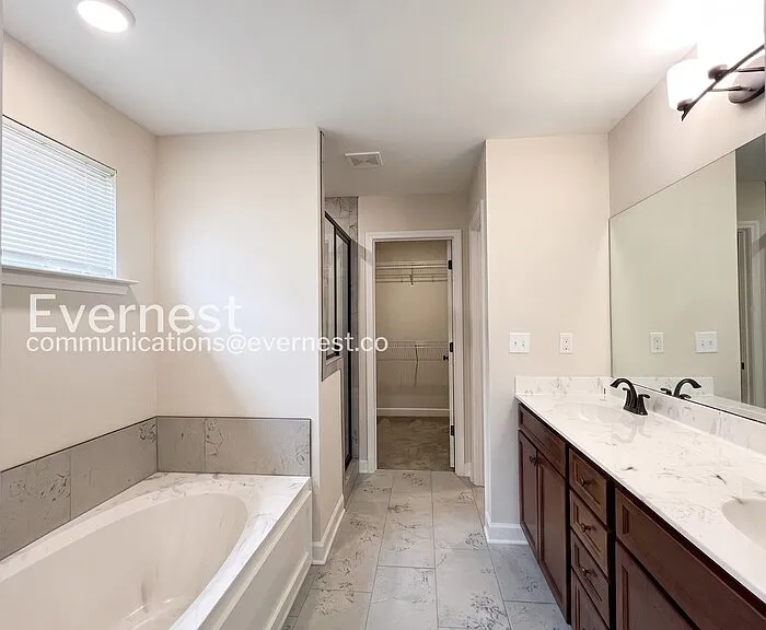 4876 Reunion Dr — Photo 10