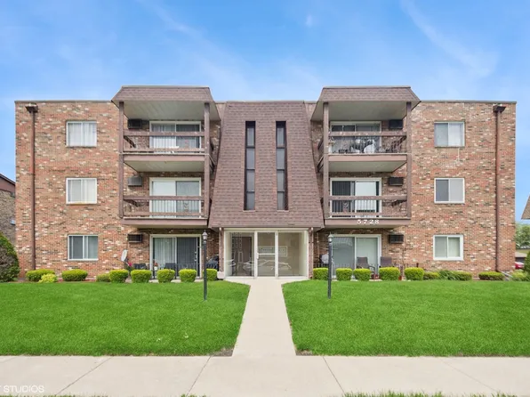 5728 128th St APT 2D, Crestwood, IL 60418