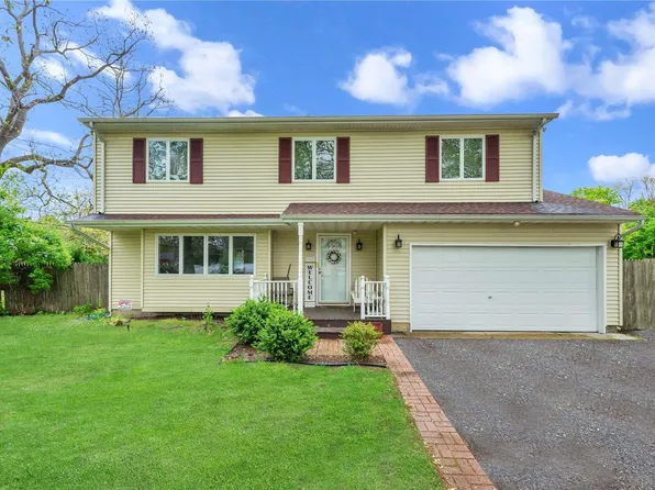 22 Willow Place, Lake Ronkonkoma, NY 11779
