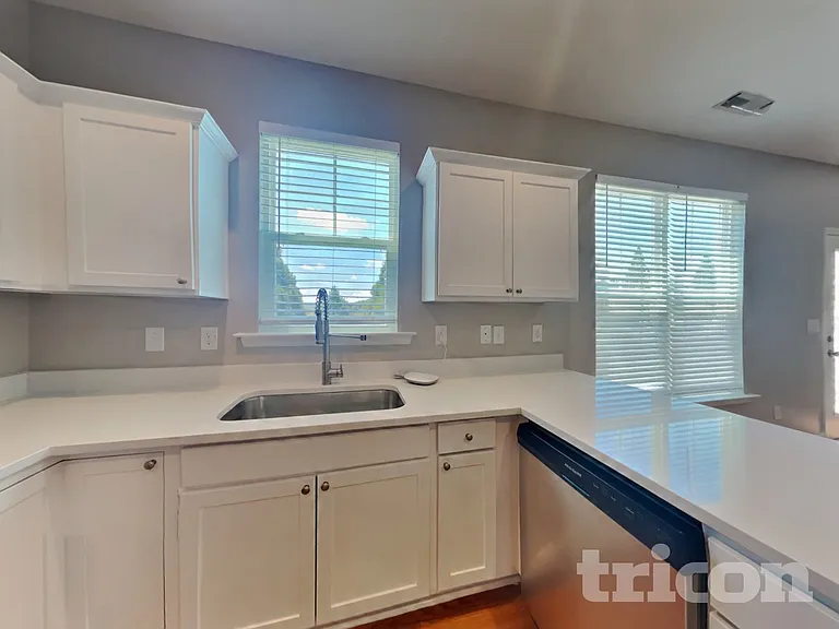 120 Shore Pine Dr — Photo 8