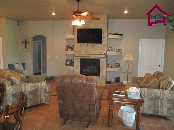 2nd image of 1919 River Ct