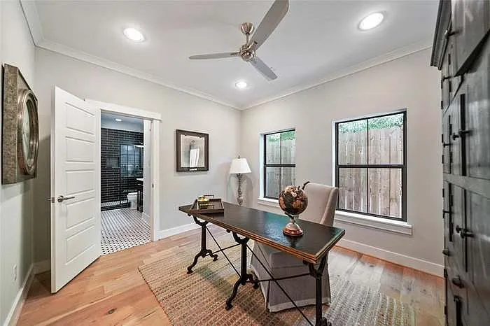 414 Hyde Park Blvd — Photo 2