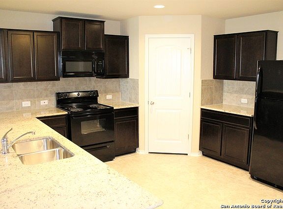 4th image of 9027 Washburn Ct