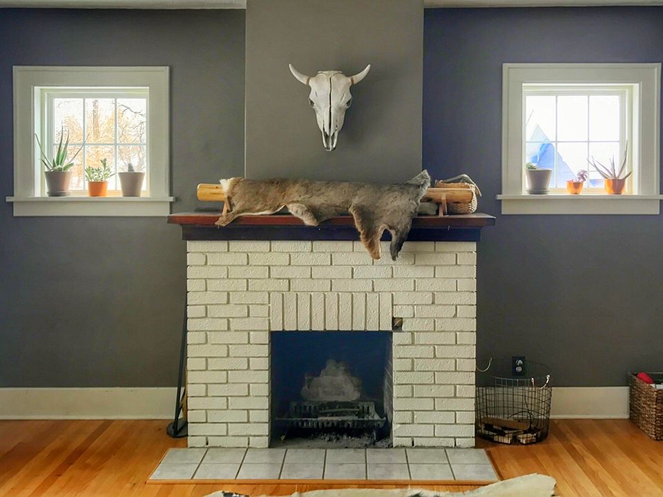 Living room, fireplace