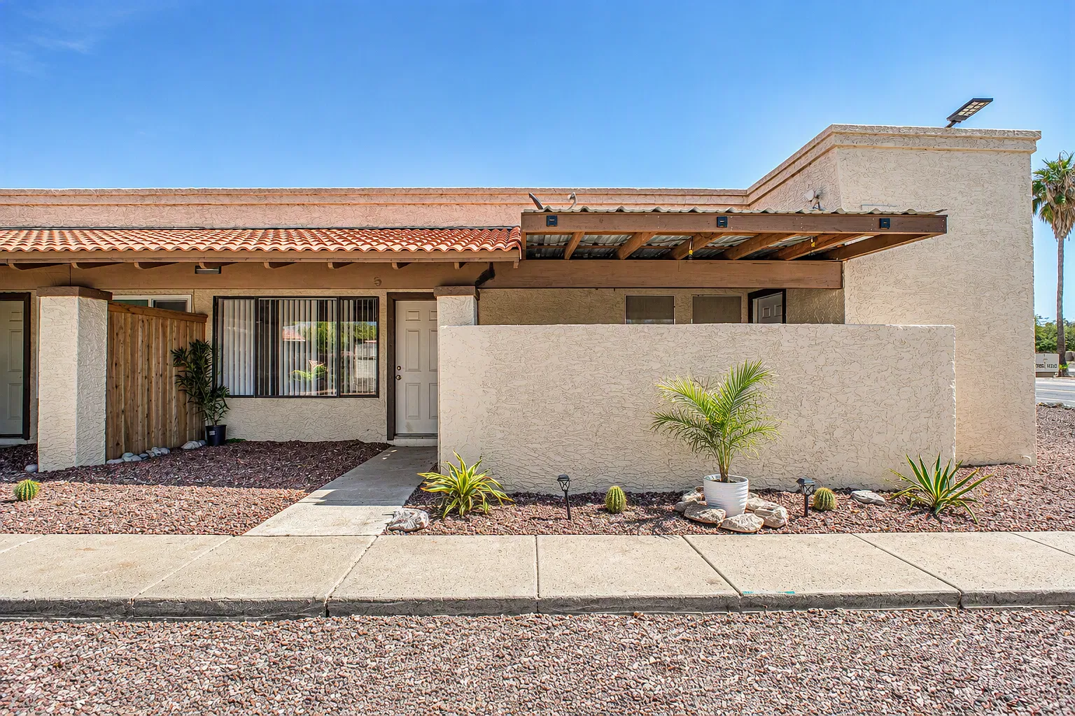 2 bed, 783 sqft, $1,199 — Photo 1