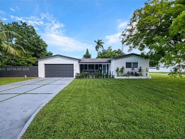 2441 Alcazar Dr, Hollywood, FL 33023