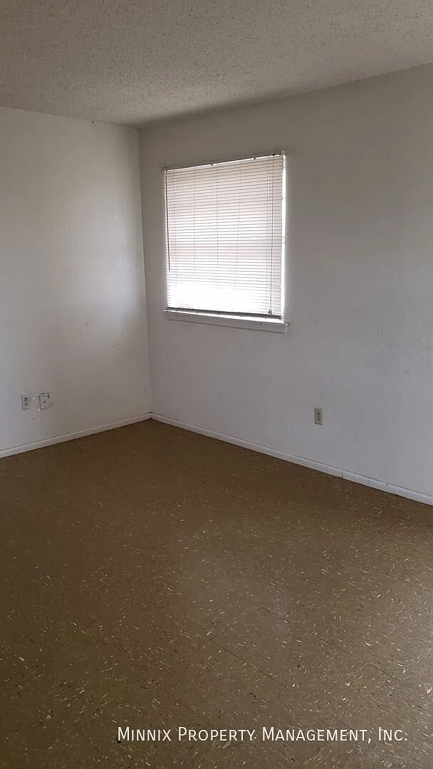 2 bedroom | Crosbyton — Photo 4