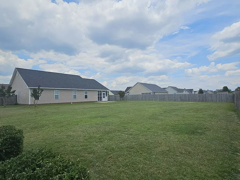 389 Ivywood Ln — Photo 9